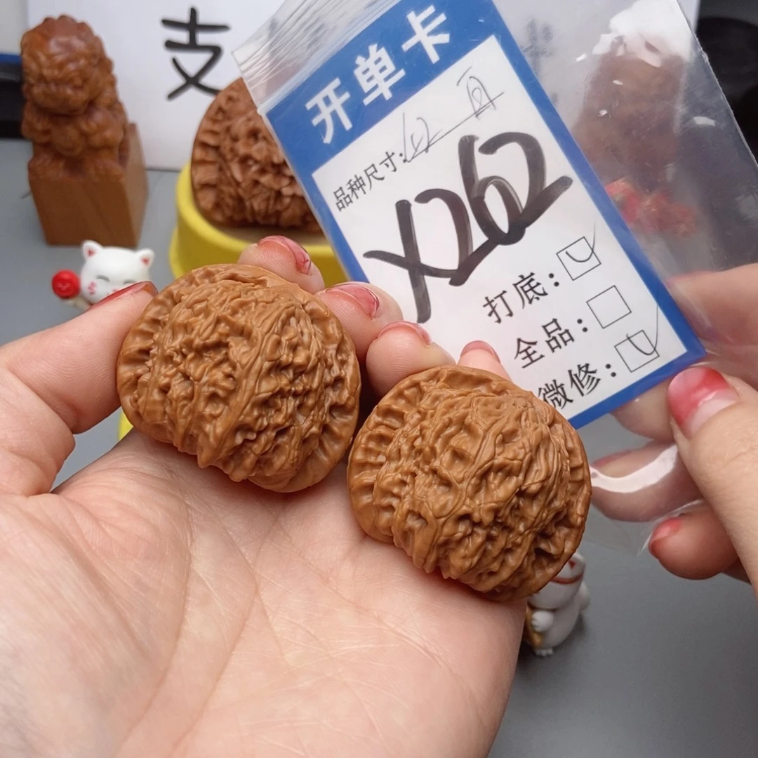 吊坠桃核核桃白狮子和