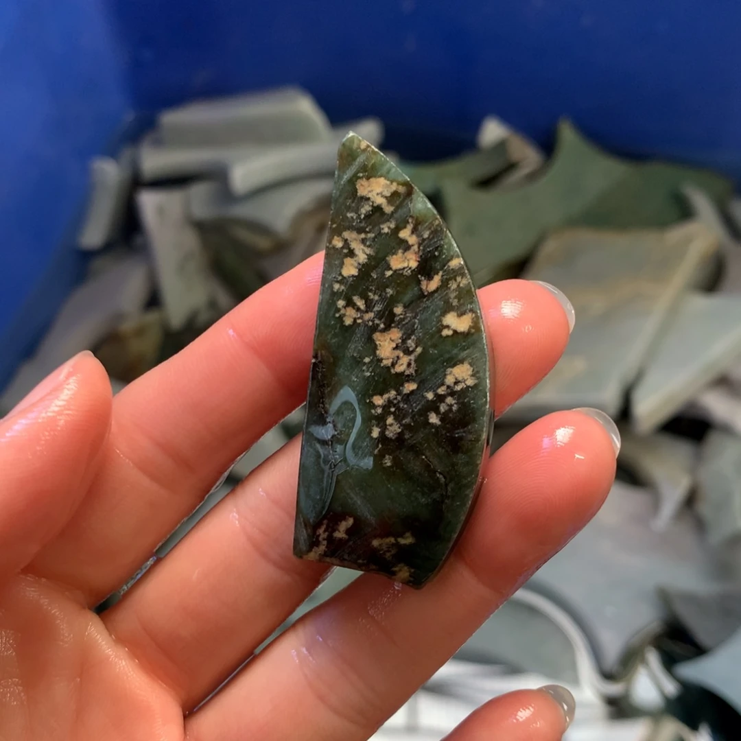 翡翠裸石翡翠边角料