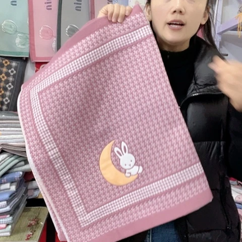 棉特价酒红色千鸟格