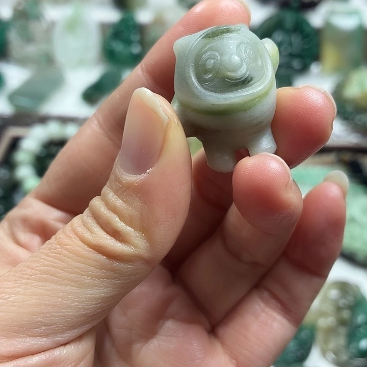 独山玉未镶嵌吊坠