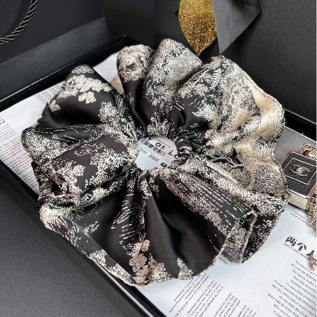 新款叶之秋轻奢墨江南丝滑缎面百变发圈发饰气质百搭优雅头饰
