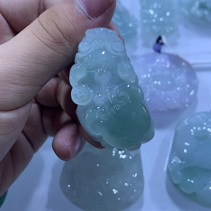 翡翠未镶嵌颈饰天然翡翠A货吊坠