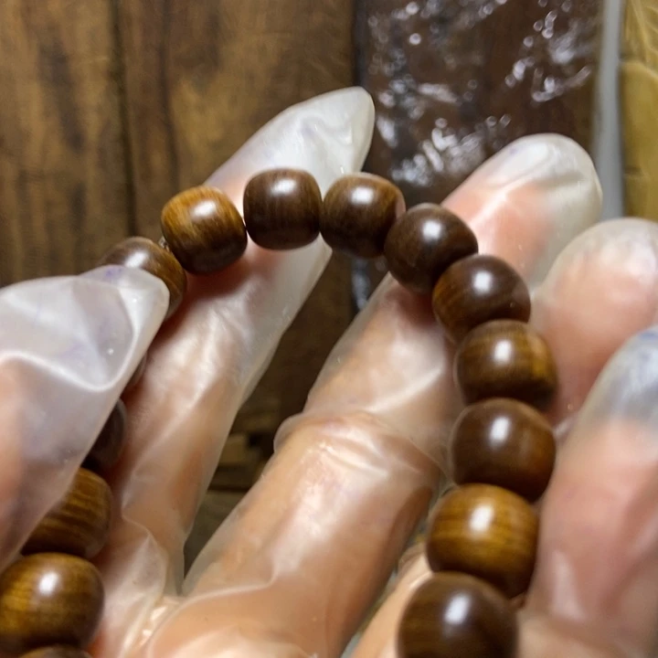 吃***）木老山檀木料木料