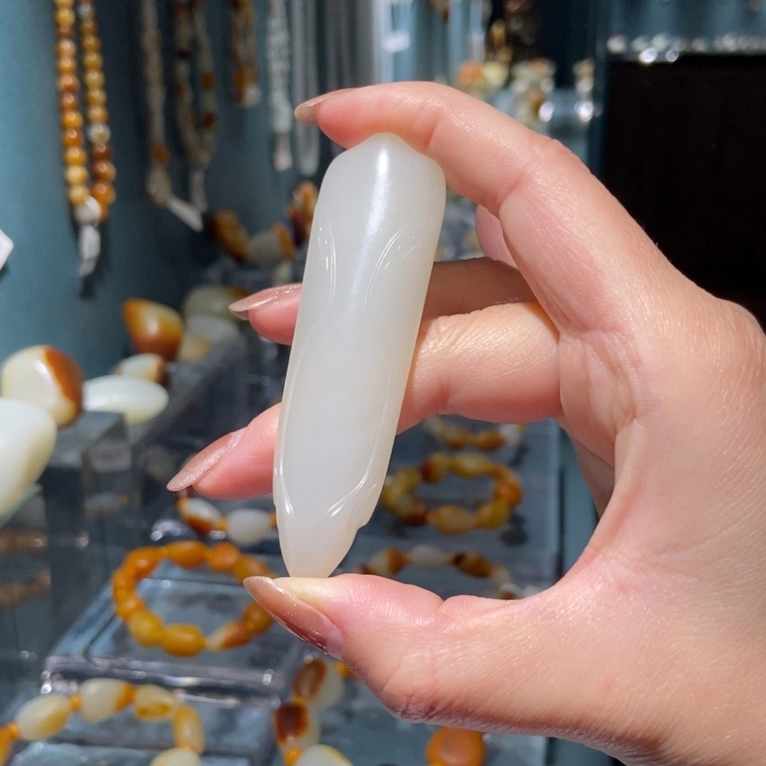 和田玉未镶嵌颈饰31g和田玉无事牌