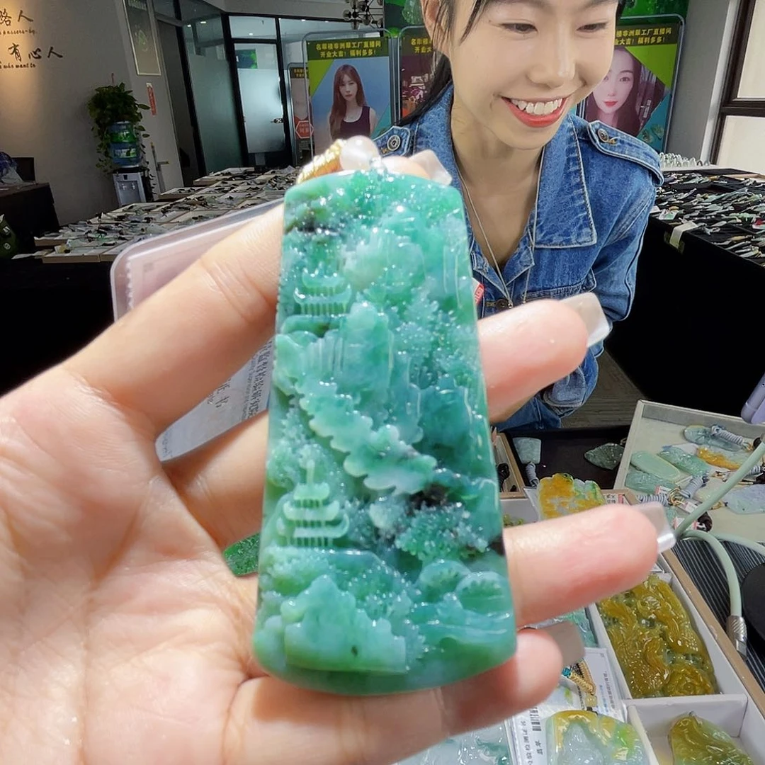 颈饰未镶嵌翡翠一个