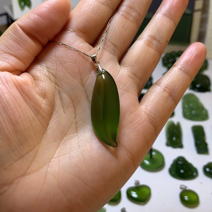 往***烟岫玉银S925镶嵌颈饰吊坠