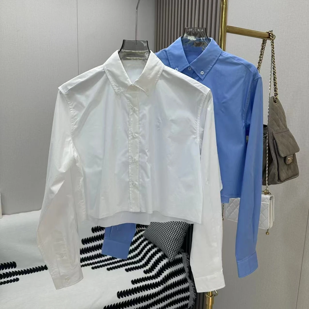 6.11mm白蓝双色常规简约设计感翻领短款长袖衬衫