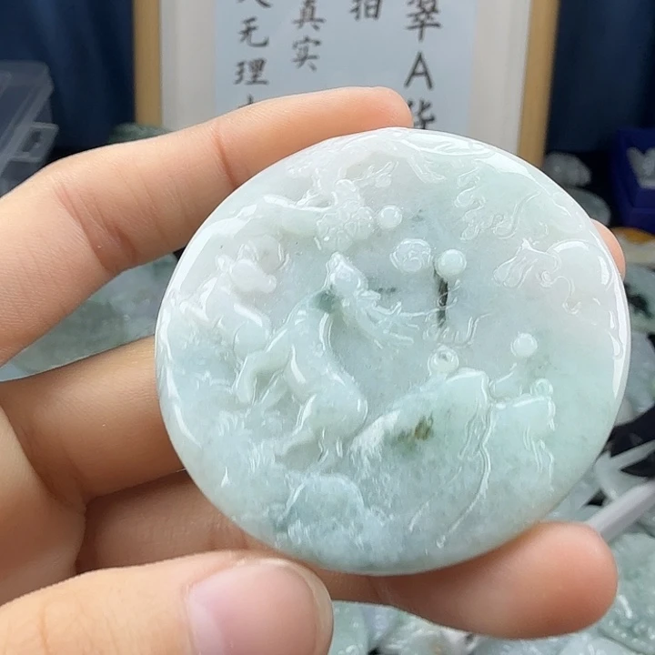 翡翠未镶嵌颈饰翡翠