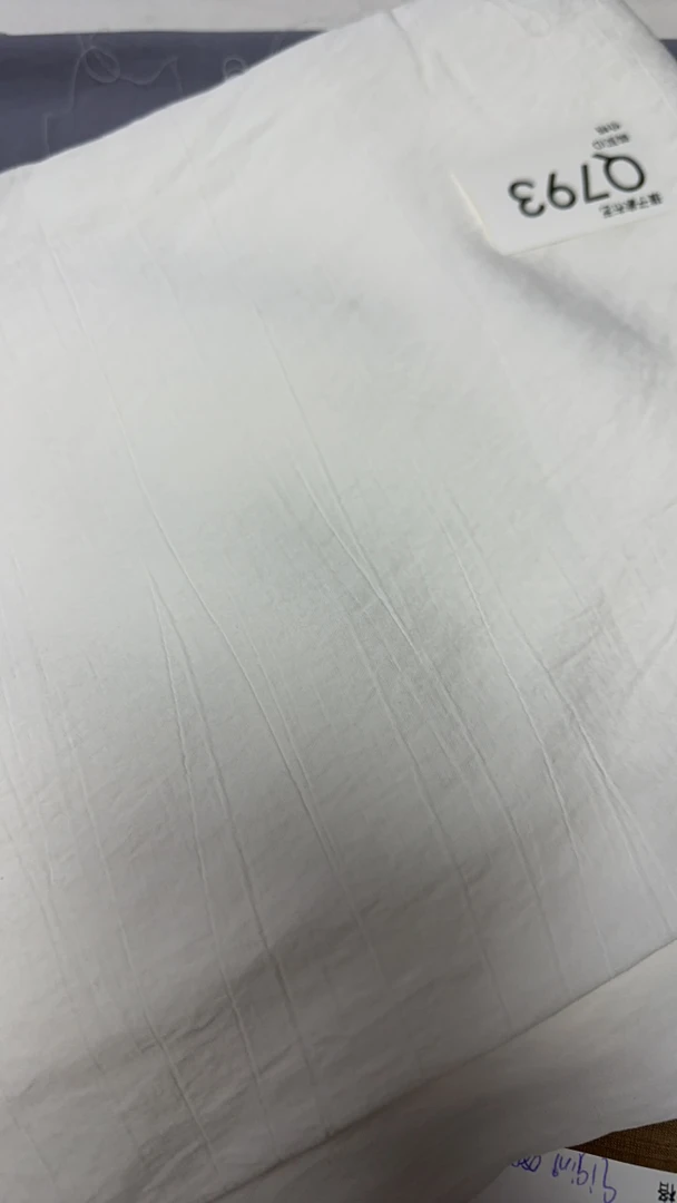 793白色大桃花皱天丝苎麻1米面料