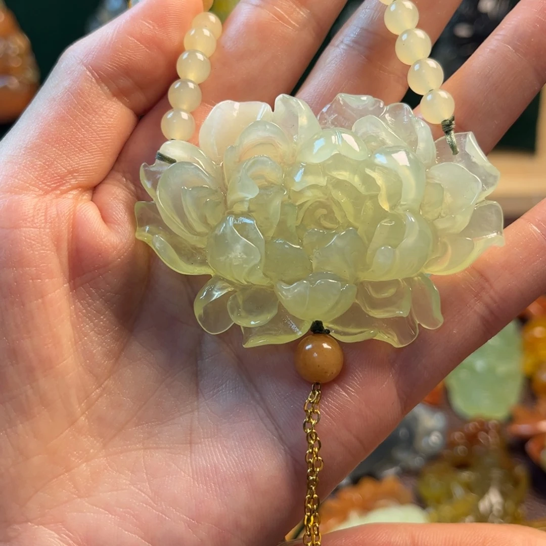 蛇纹石玉未镶嵌颈饰