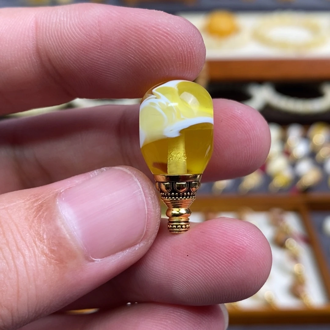 蜜蜡未镶嵌裸石配饰金瓷白三通尺寸12.6