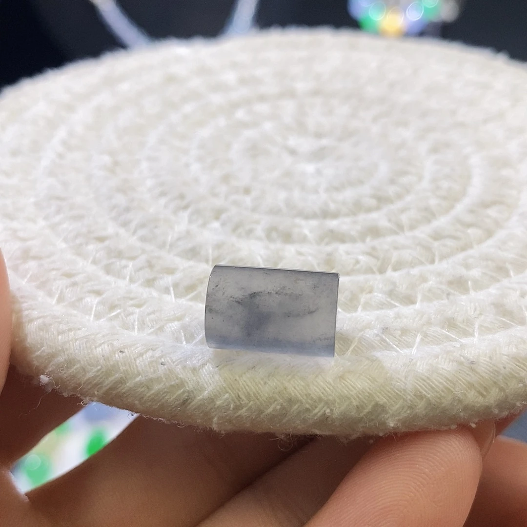 拿***拿翡翠未镶嵌挂件买断打孔