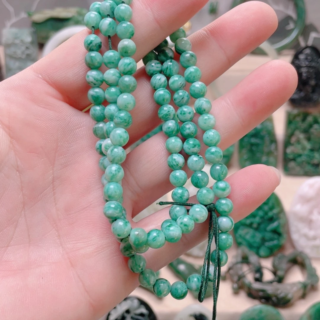 独山玉未镶嵌颈饰