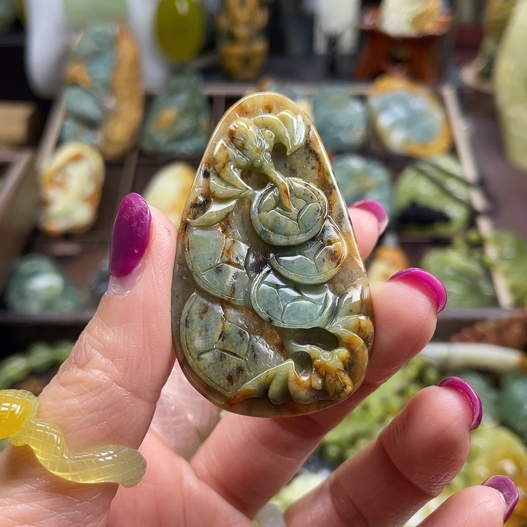 蛇纹石玉颈饰未镶嵌花玉蓝水带皮钱串