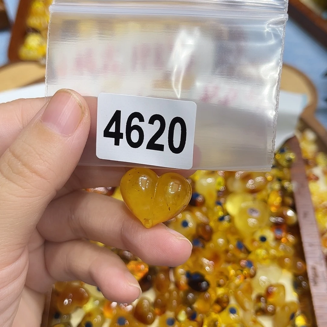 琥珀未镶嵌珠宝奇石