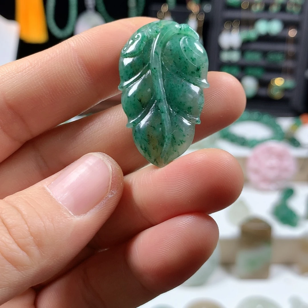 未镶嵌独山玉颈饰