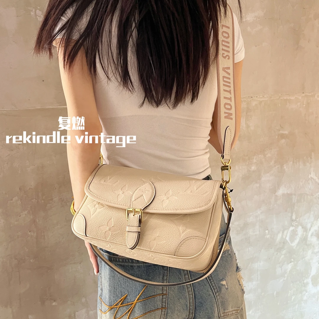 99新 LouisVuitton/路易威登 复燃精选/奶昔白全皮法棍包芯片款