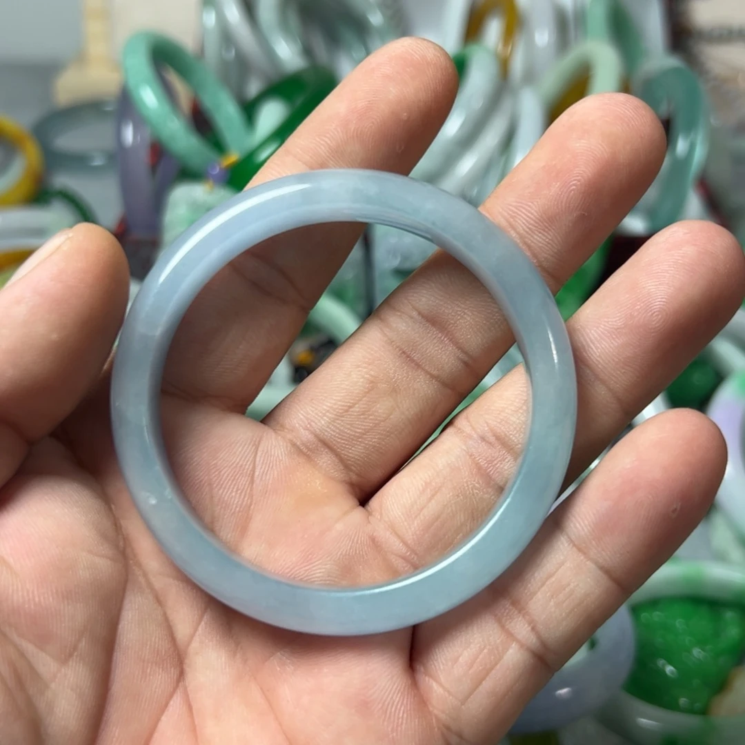 翡翠未镶嵌颈饰手镯