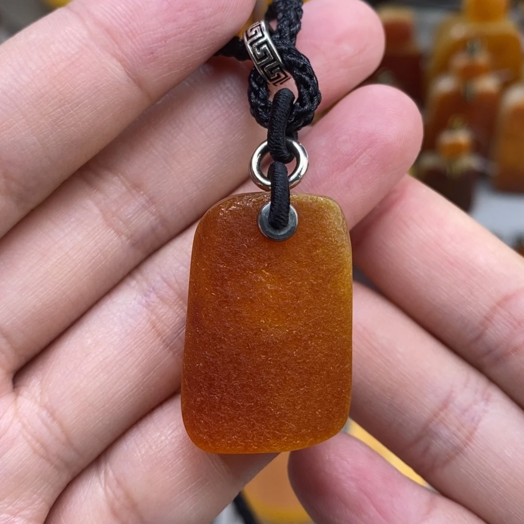 蜜蜡未镶嵌珠宝奇石