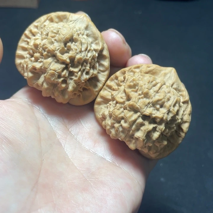 文玩核桃把件官帽47mm