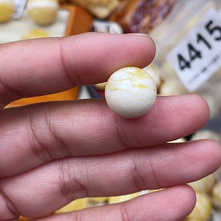 蜜蜡未镶嵌珠宝奇石沙眼14.8