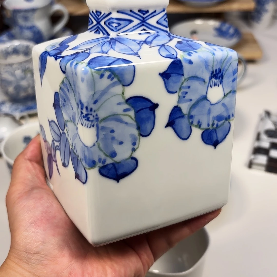 瓷千椿    椿花花器