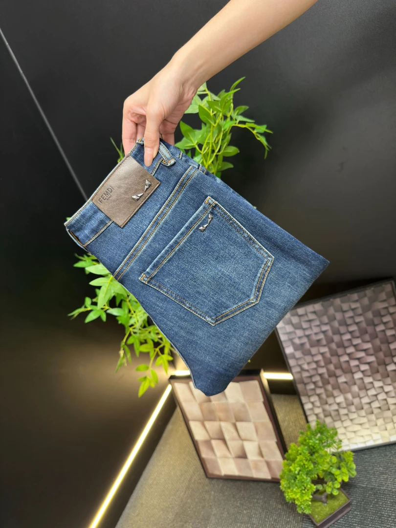 【ZB奢品】秋冬新爆款深蓝色高端轻奢牛仔裤男款时尚弹力百搭小直筒