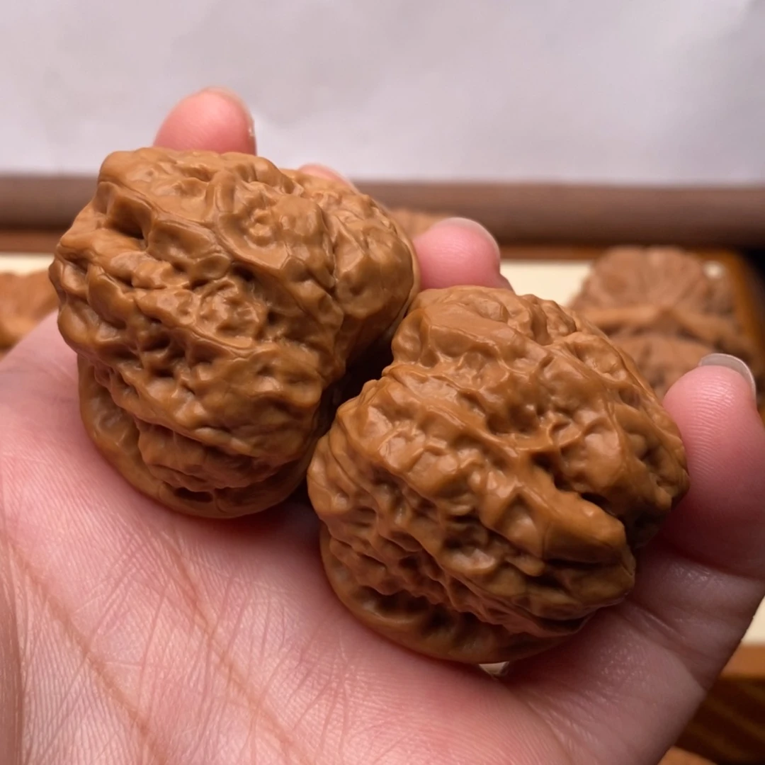 【闪购商品】把件文玩核桃边37左右