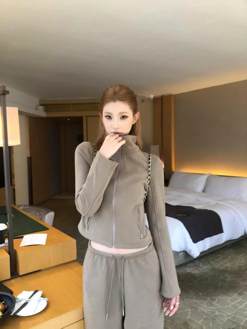时尚套装两件套气质显瘦休闲运动百搭洋气拉链上衣外穿宽松长裤女
