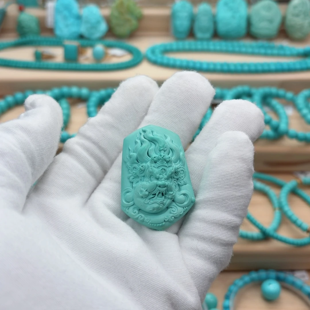 绿松石未镶嵌珠宝奇石