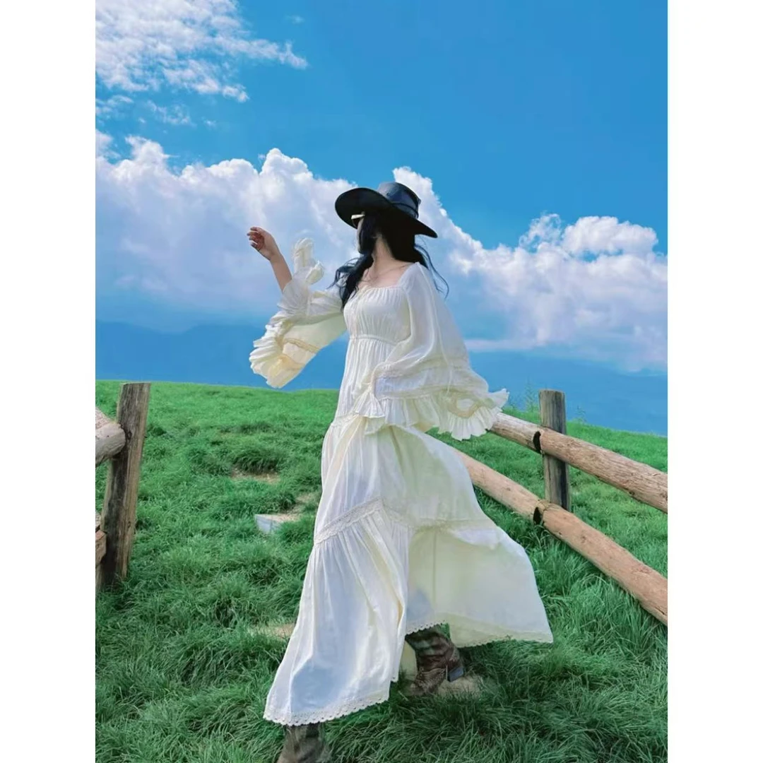 大大出片~旅行度假复古重工喇叭袖大裙摆米白色仙女裙长裙