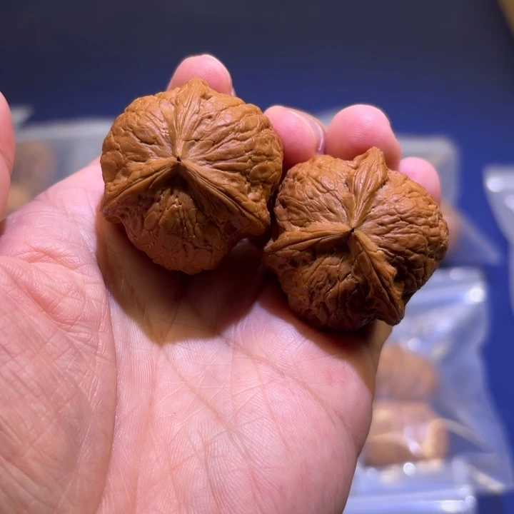 吊坠文玩核桃鸡足山球奔
