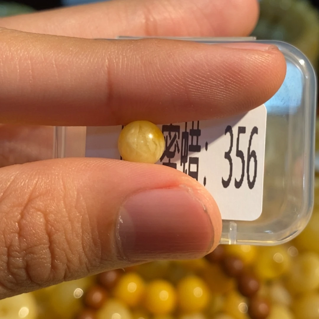 琥珀未镶嵌珠宝奇石356