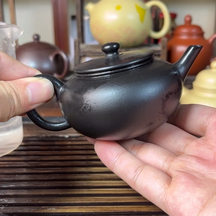 茶壶紫砂原矿紫砂手工制作