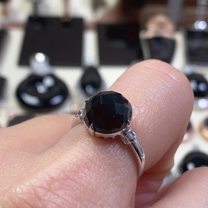 翡翠戒指18K金镶嵌缅甸天然翡翠墨翠