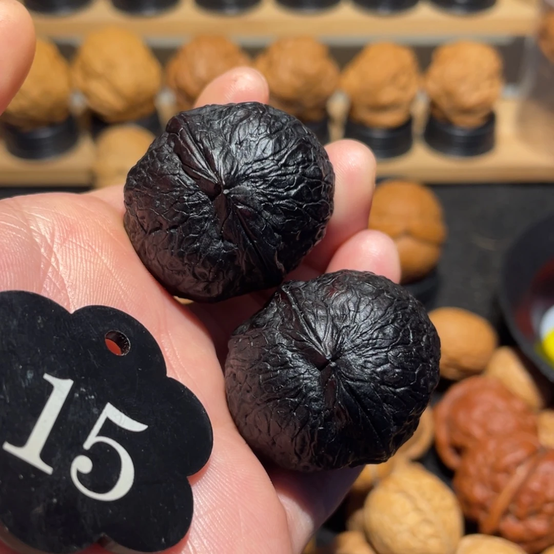 任***国地闷储钱罐核桃34。