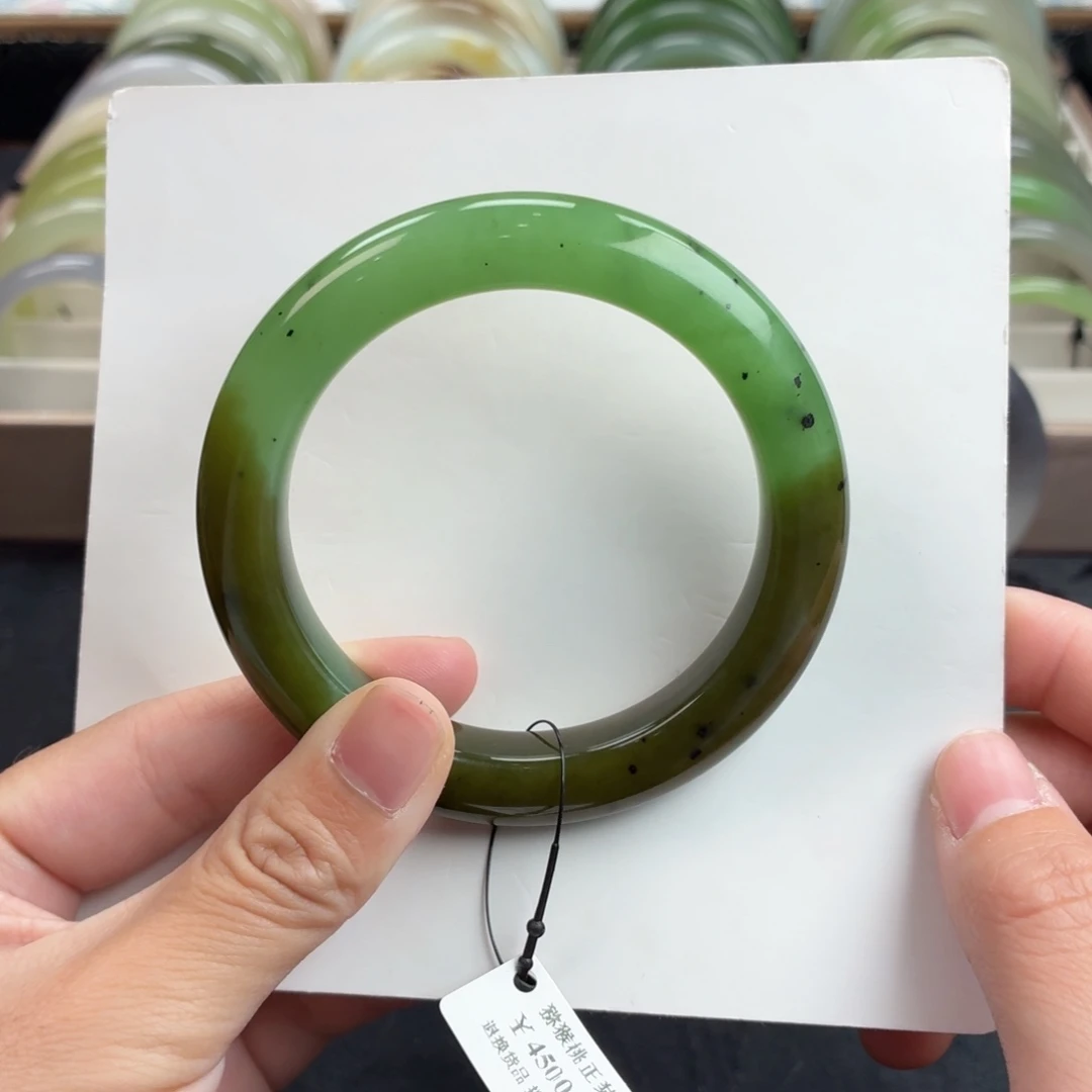 和田玉未镶嵌手镯-果绿猕猴桃➕糖渐变半山水37