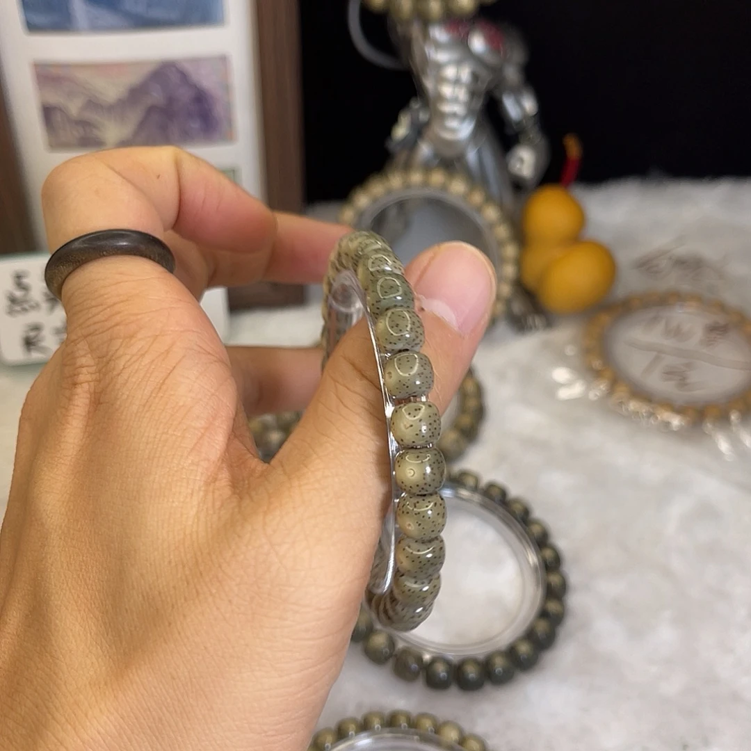 星月菩提手串825 号.  星月菩提.  一物一图.