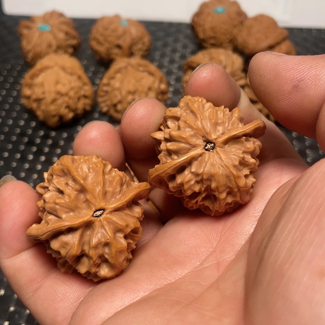 【闪购商品】文玩核桃把件婵****语39野生白蛇谷