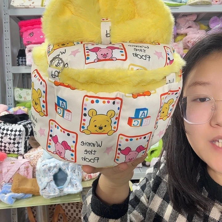 2只蜜尺寸圆窝中长毛