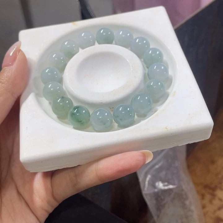 俗***汉翡翠未镶嵌手链边角料天然翡翠珠子