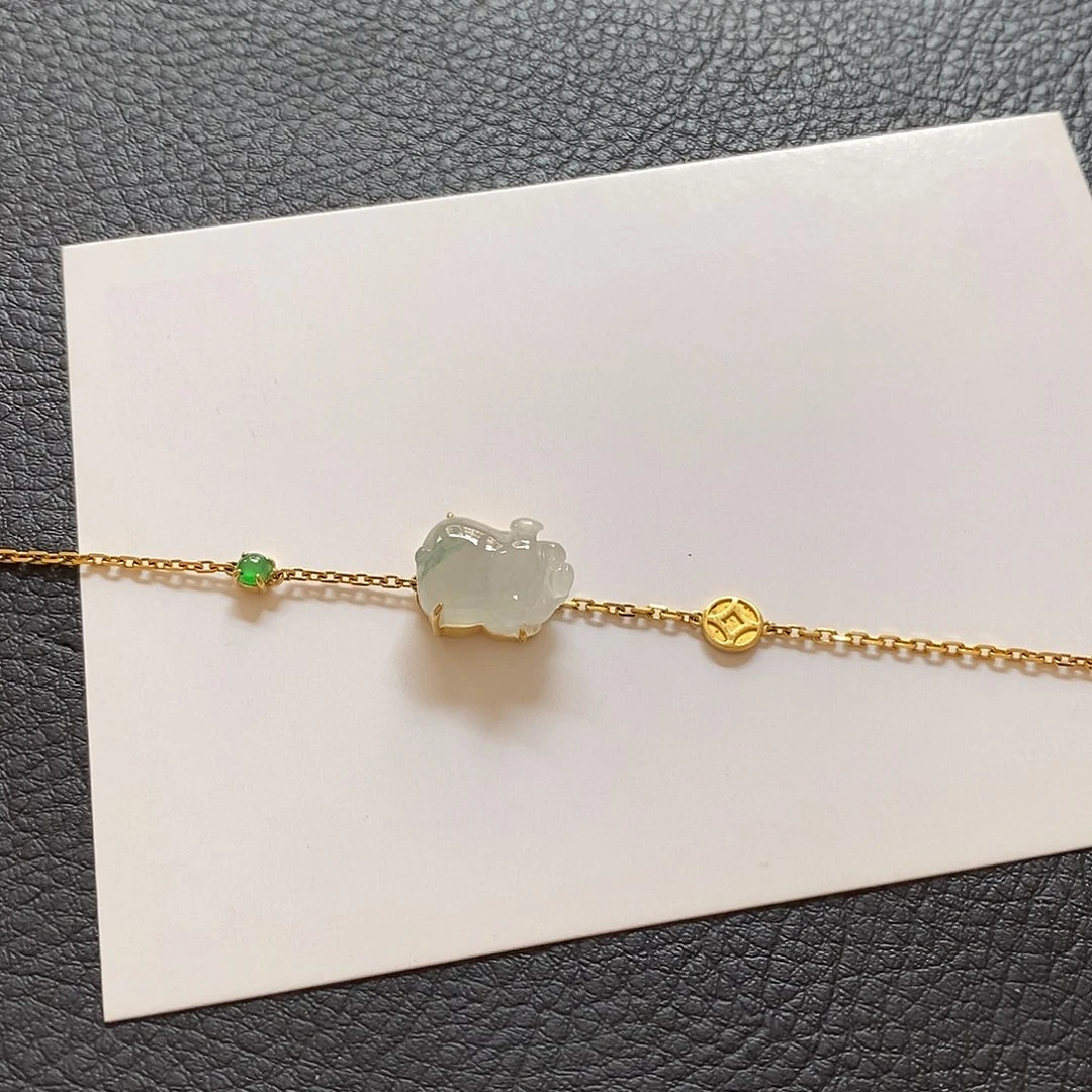 翡翠颈饰18K金镶嵌福猪手链