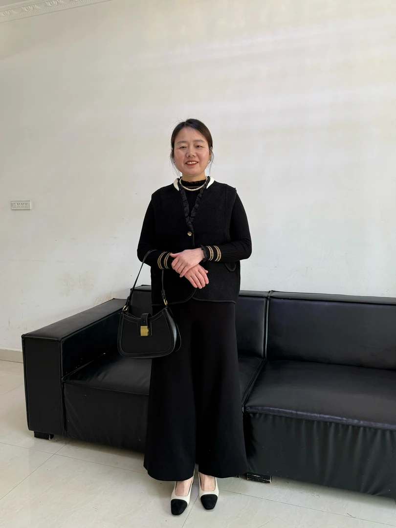 妈妈春装休闲套装2025新款洋气中老年女装马甲外套春秋上衣三件套