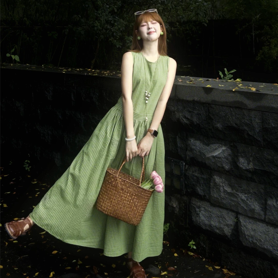 绿色无袖连衣裙子女夏2025新款绝美巨好看冷淡系收腰背心长裙5102