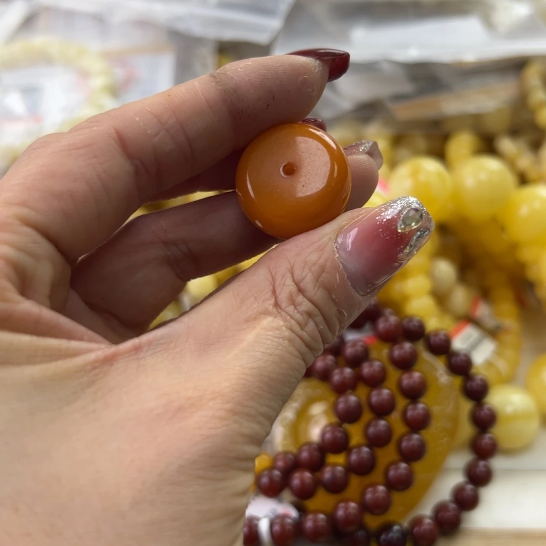 琥珀珠宝奇石未镶嵌