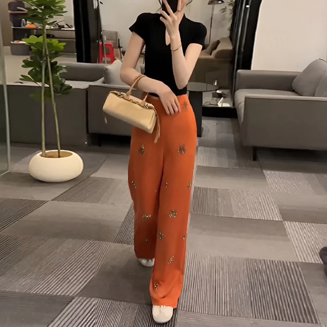 2025超火夏装一整套流行漂亮高级感清冷感气质V领T恤裤子两件套