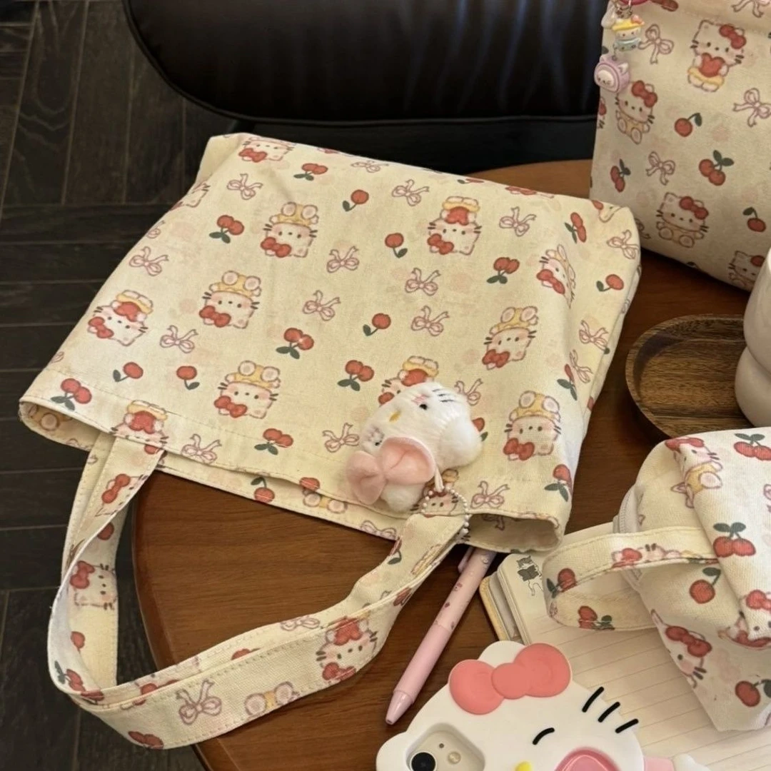 【48小时发货】Kitty凯蒂印花帆布2024秋冬新款百搭可爱通勤单肩包