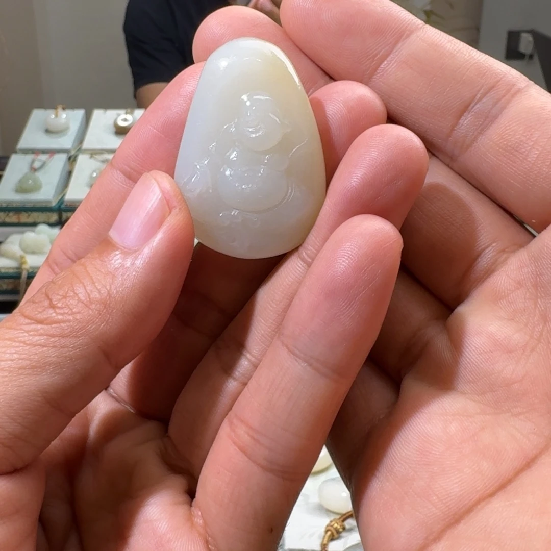 颈饰未镶嵌和田玉