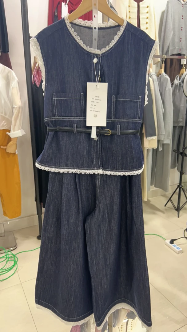 两件套牛仔无袖套装