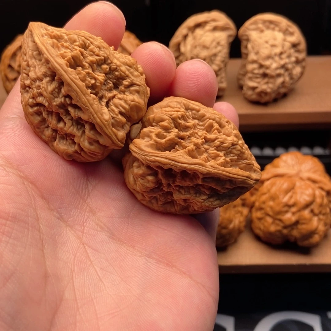 文玩核桃把件天残脚南疆石(33尺寸)